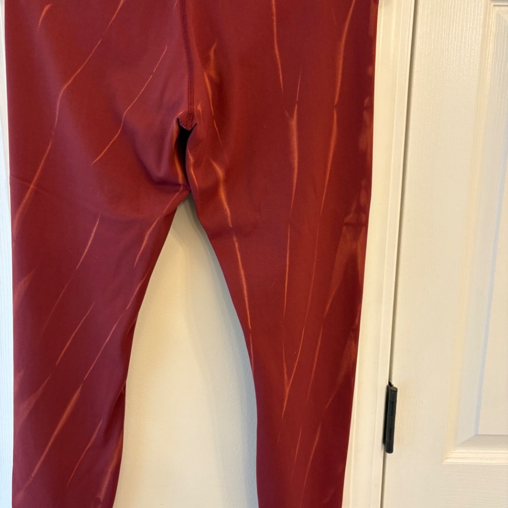 Lululemon Wunder Train Leggings - Picture 6 of 8